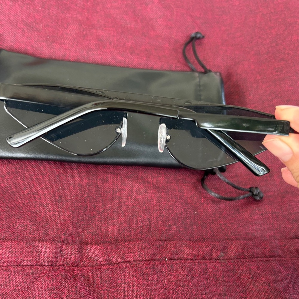 Black Cat-Eye Sunglasses - Picture 4 of 6